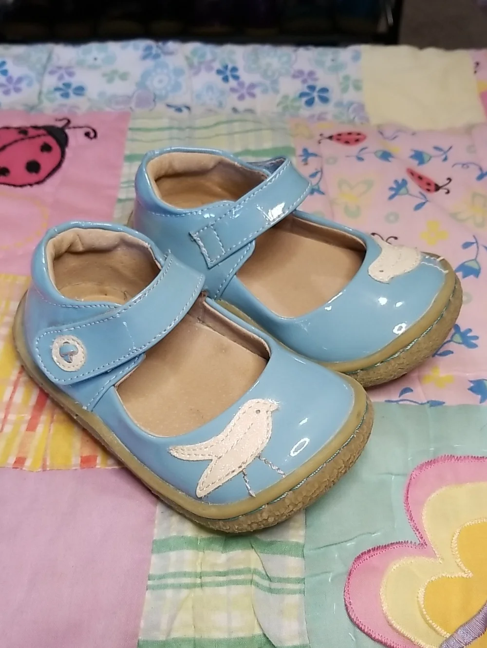 Livie & Luca Light Blue Patent Leather Mary Janes with White Glitter Bird Size 6